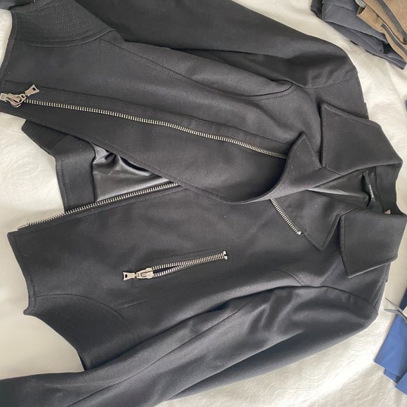 Tahari Blazer - Picture 3 of 3